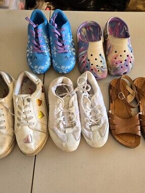 Size 3 Big Kids Bundle Lot of 5 pairs of sneakers/sandals/shoes